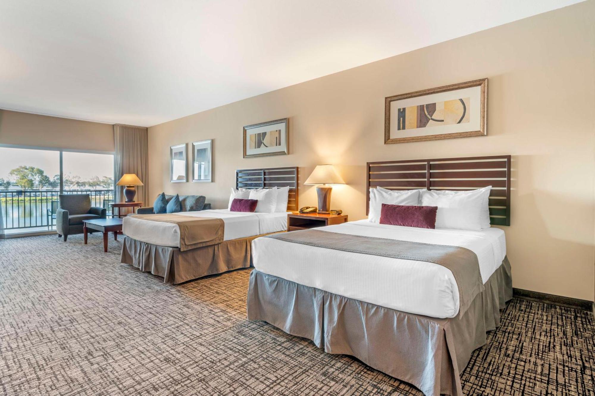 Best Western Plus Bayside Hotel Oakland Exterior photo